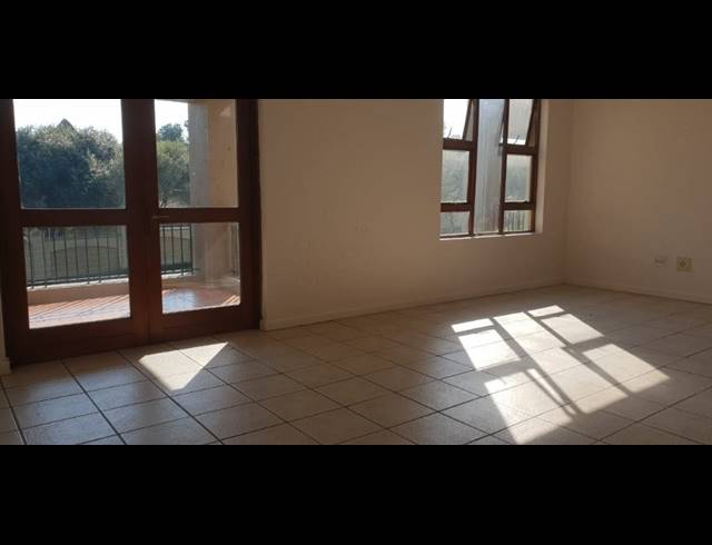 2 BEDROOM APARTMENT TO LET IN LONEHILL